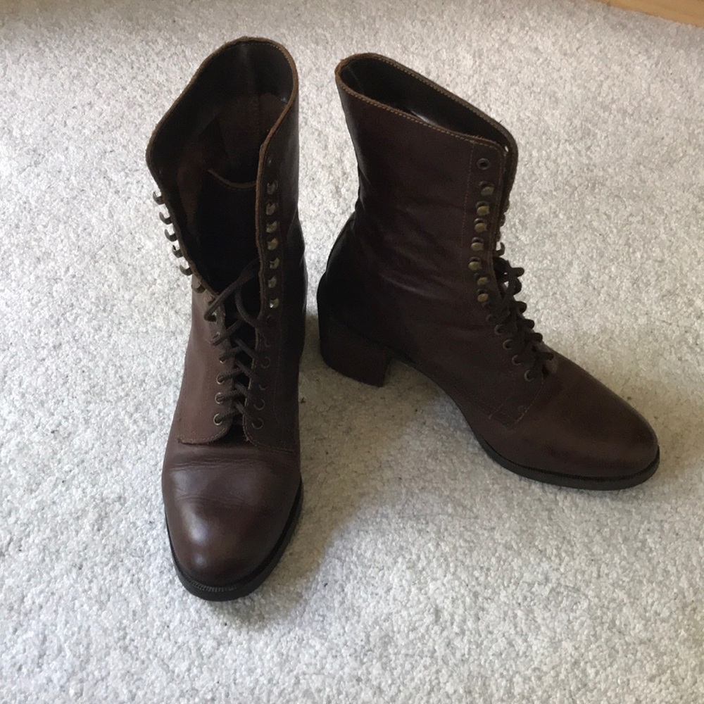 Vintage heeled leather boots